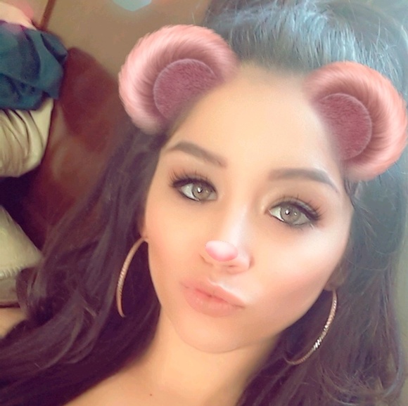 Meet your Posher, Colleen - Picture 1 of 1